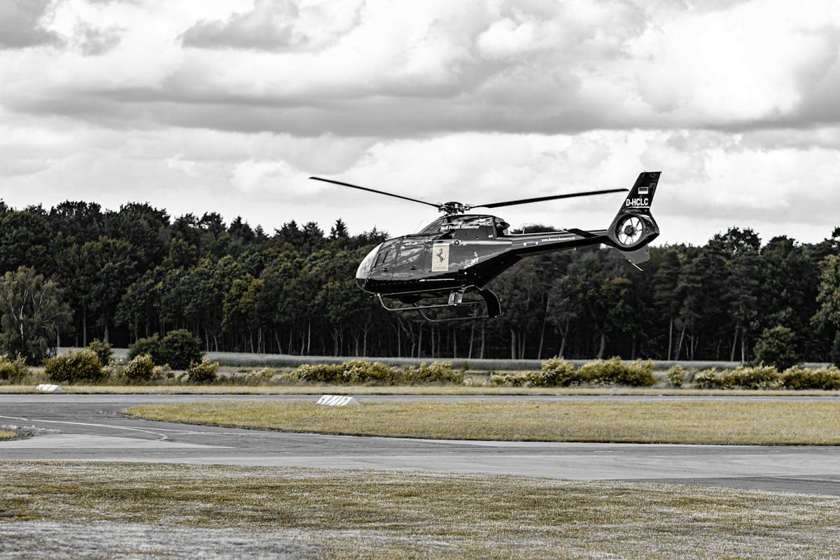 Helicopter transfer between Corsican gulfs
